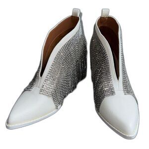 Beast Fashion Silver Rhinestone Fringe White Ankle Boot, Women's 7, NWT (Flawed)